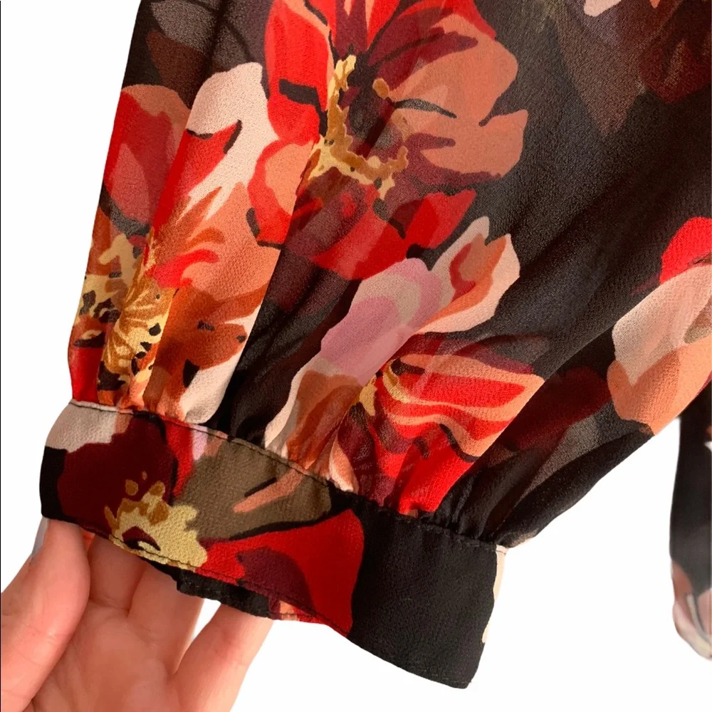 Madewell Tie Back Bubble Sleeve Floral Top Size Medium Red Black and White
